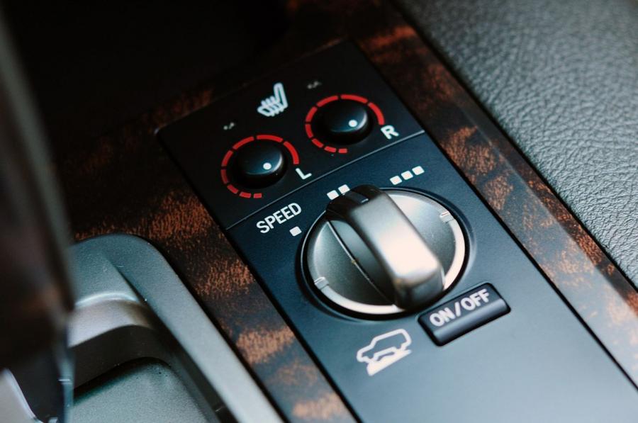  Toyota Land Cruiser 2011 года  (фото 22 из 56)